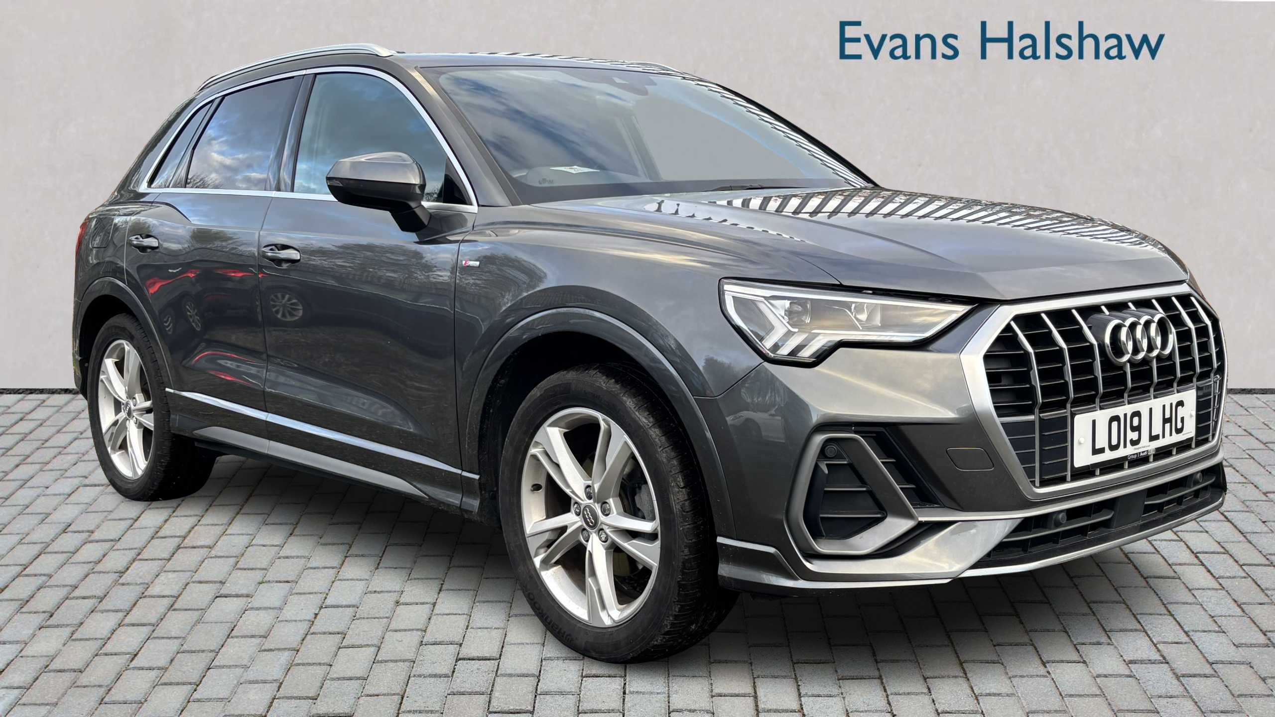 Main listing image - Audi Q3