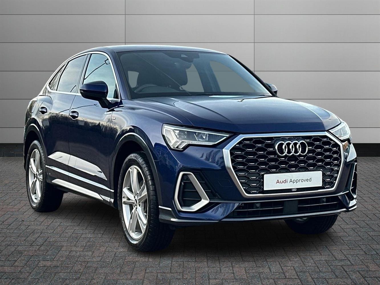 Main listing image - Audi Q3