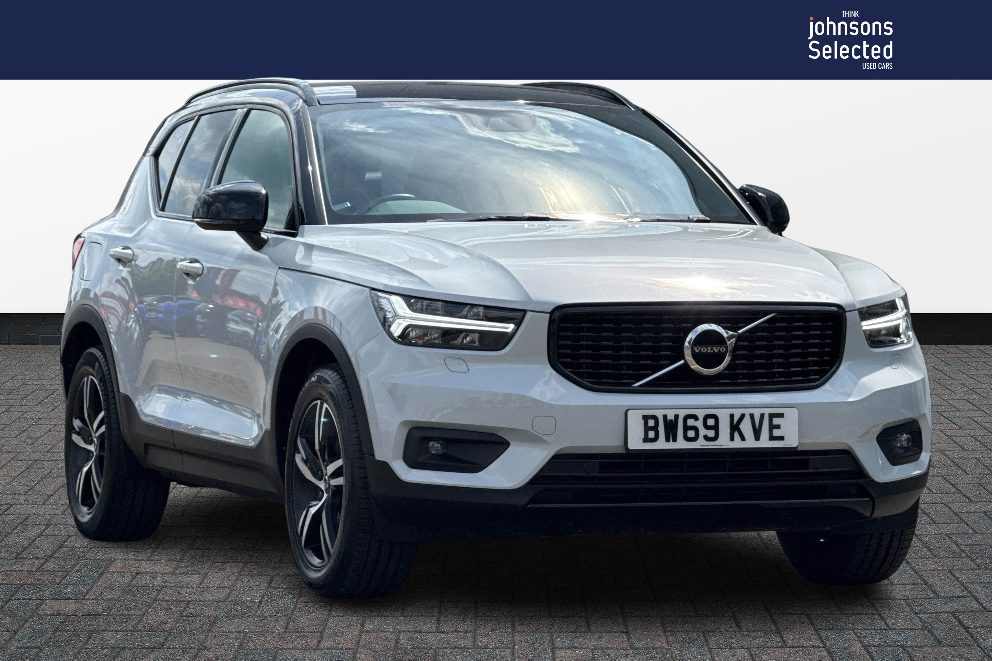 Main listing image - Volvo XC40