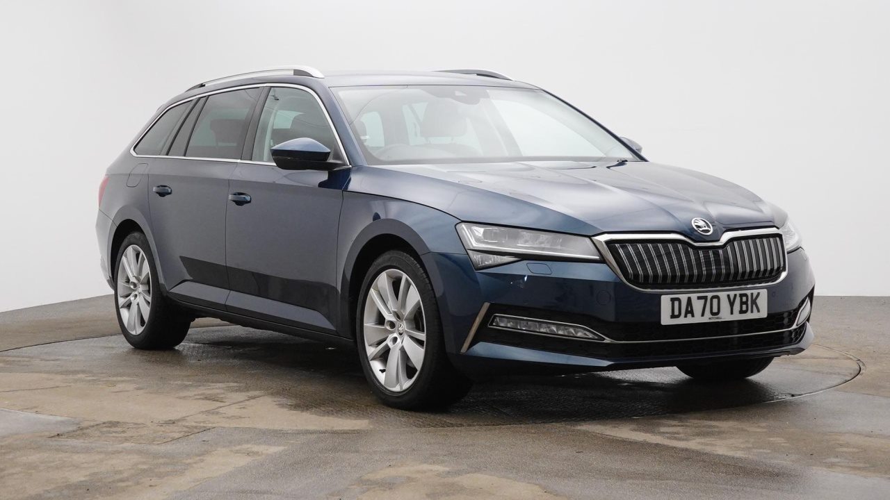 Main listing image - Skoda Superb Estate