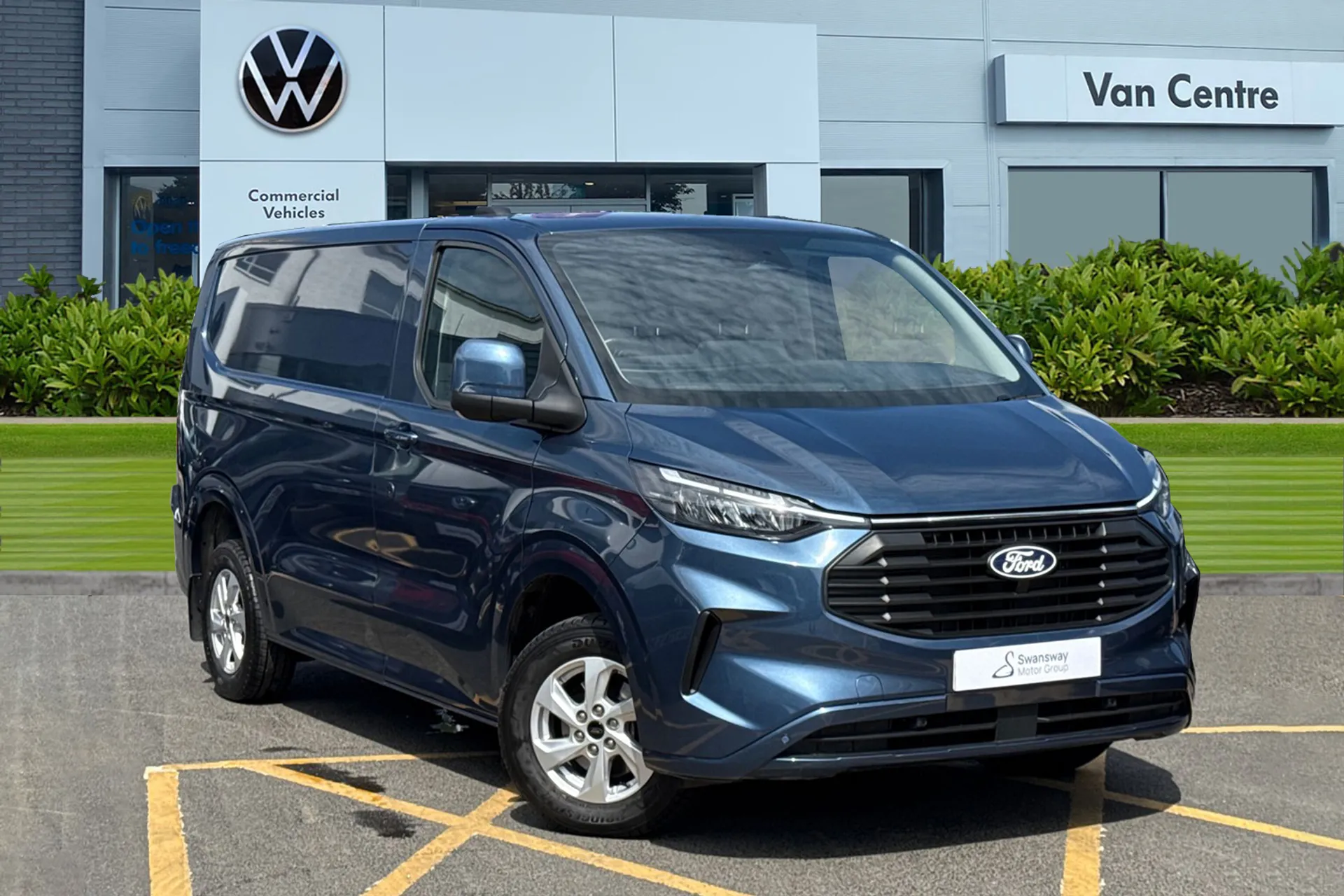 Main listing image - Ford Transit Custom