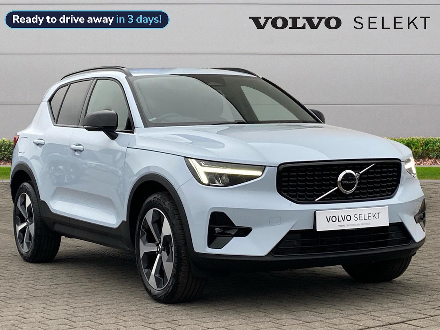 Main listing image - Volvo XC40