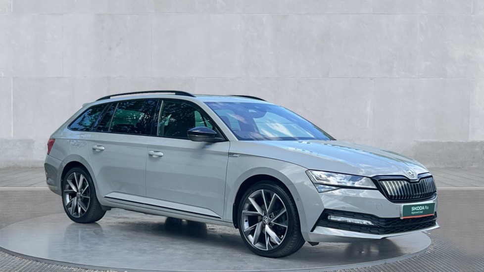 Main listing image - Skoda Superb Estate