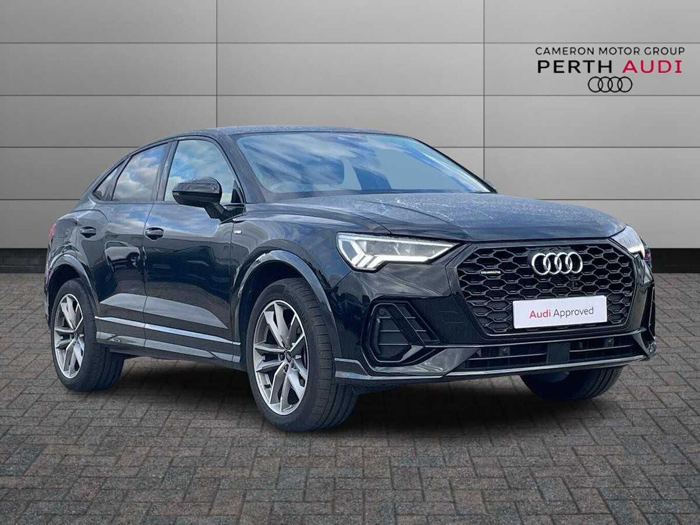 Main listing image - Audi Q3