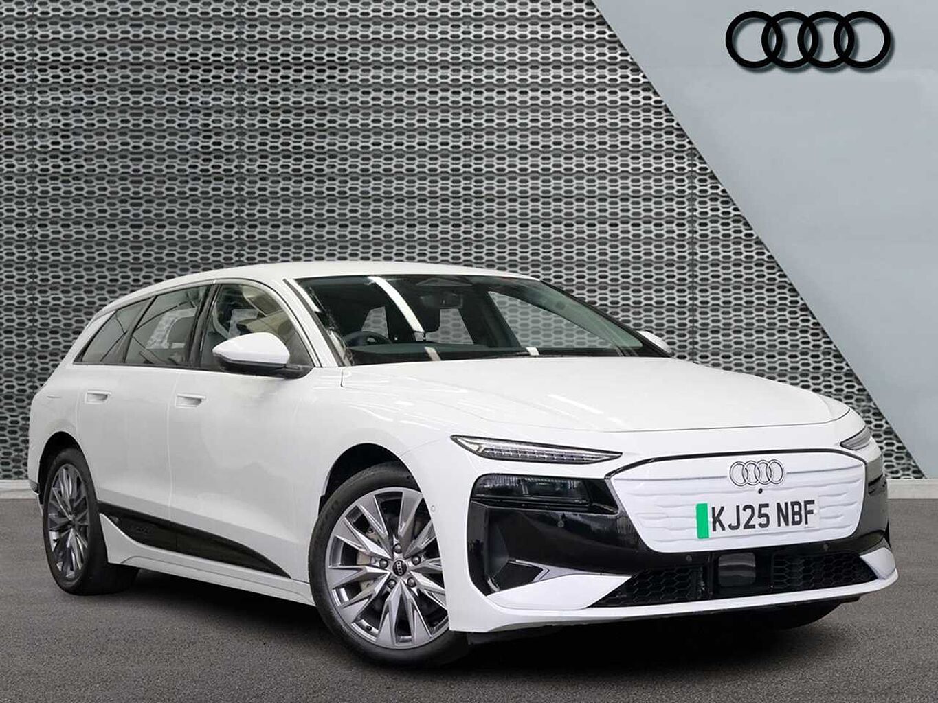 Main listing image - Audi e-tron