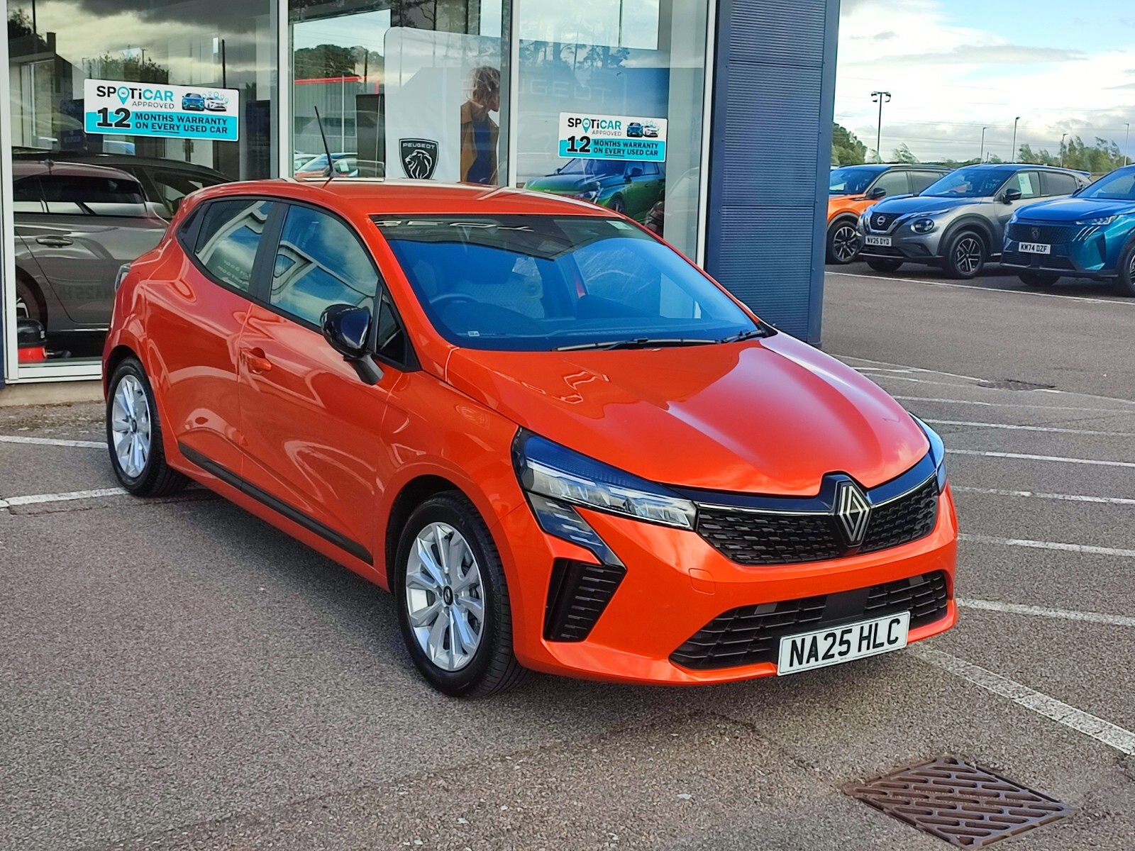 Main listing image - Renault Clio