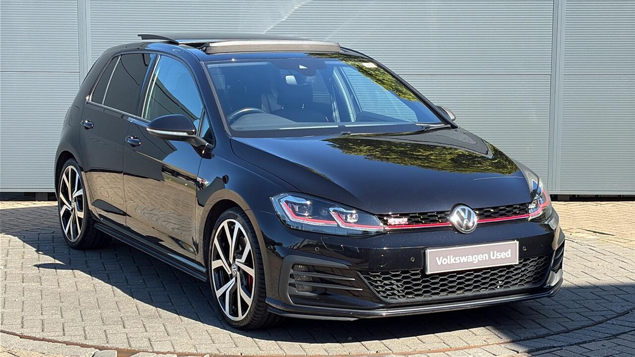 Main listing image - Volkswagen Golf
