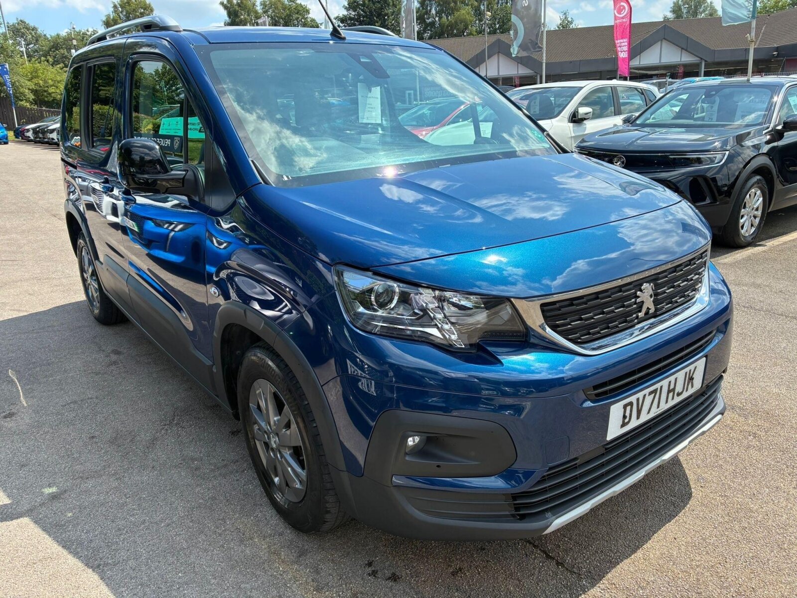 Main listing image - Peugeot Rifter