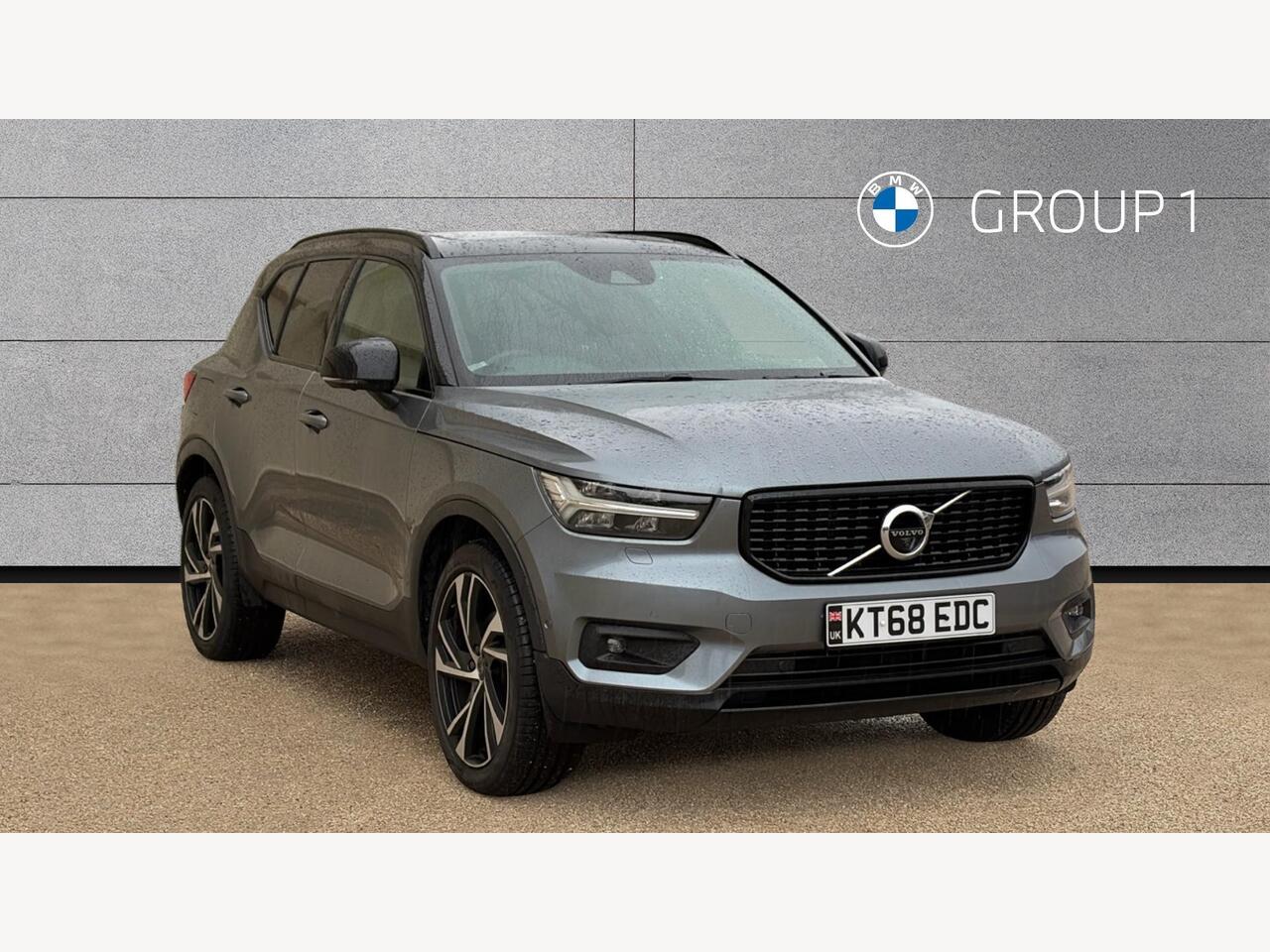 Main listing image - Volvo XC40