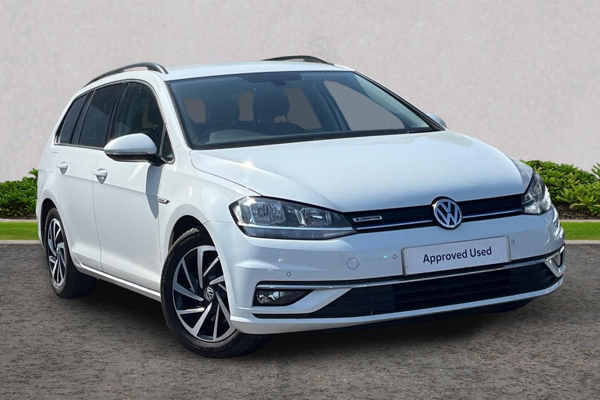Main listing image - Volkswagen Golf