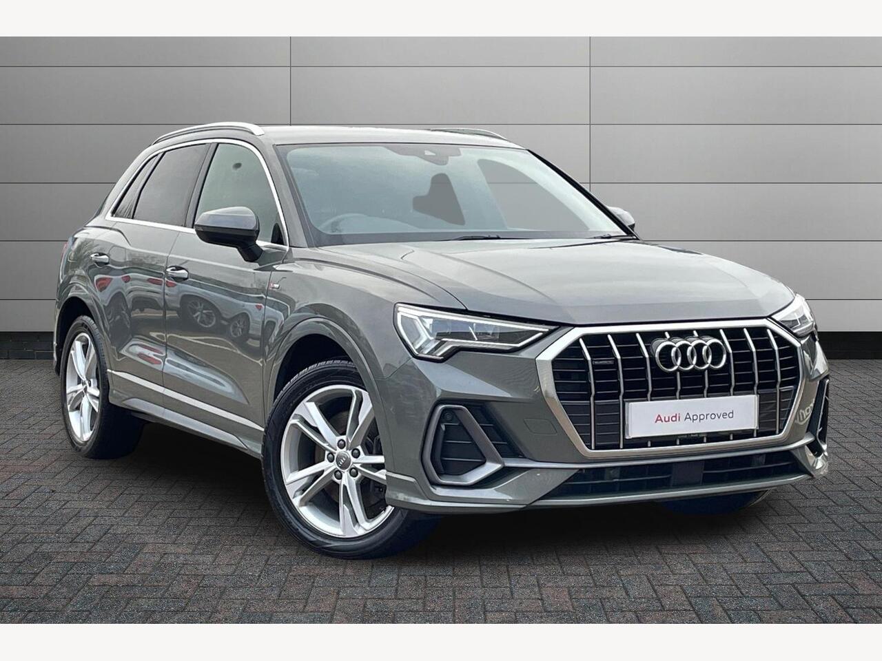 Main listing image - Audi Q3