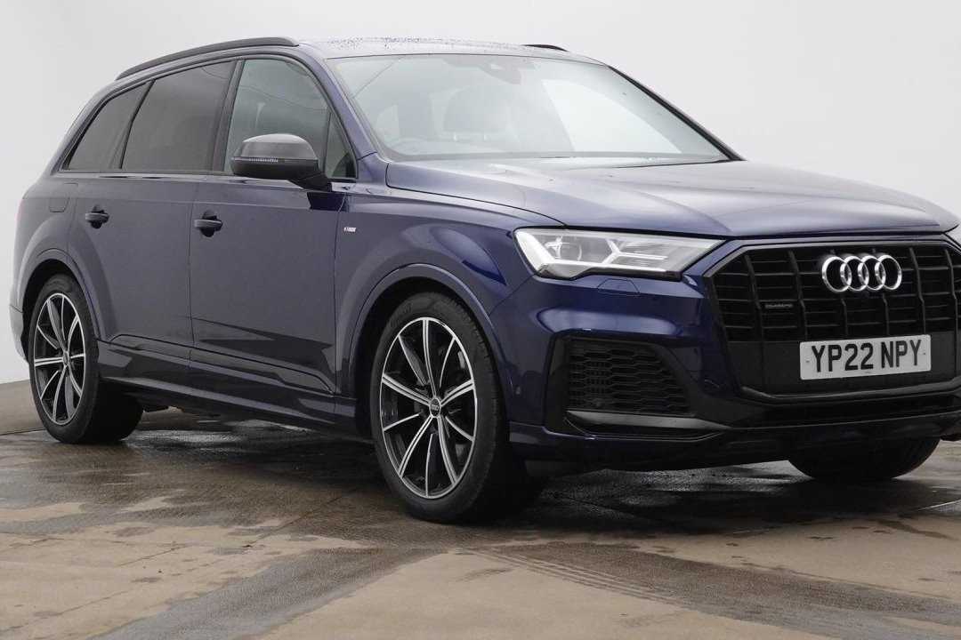 Main listing image - Audi Q7