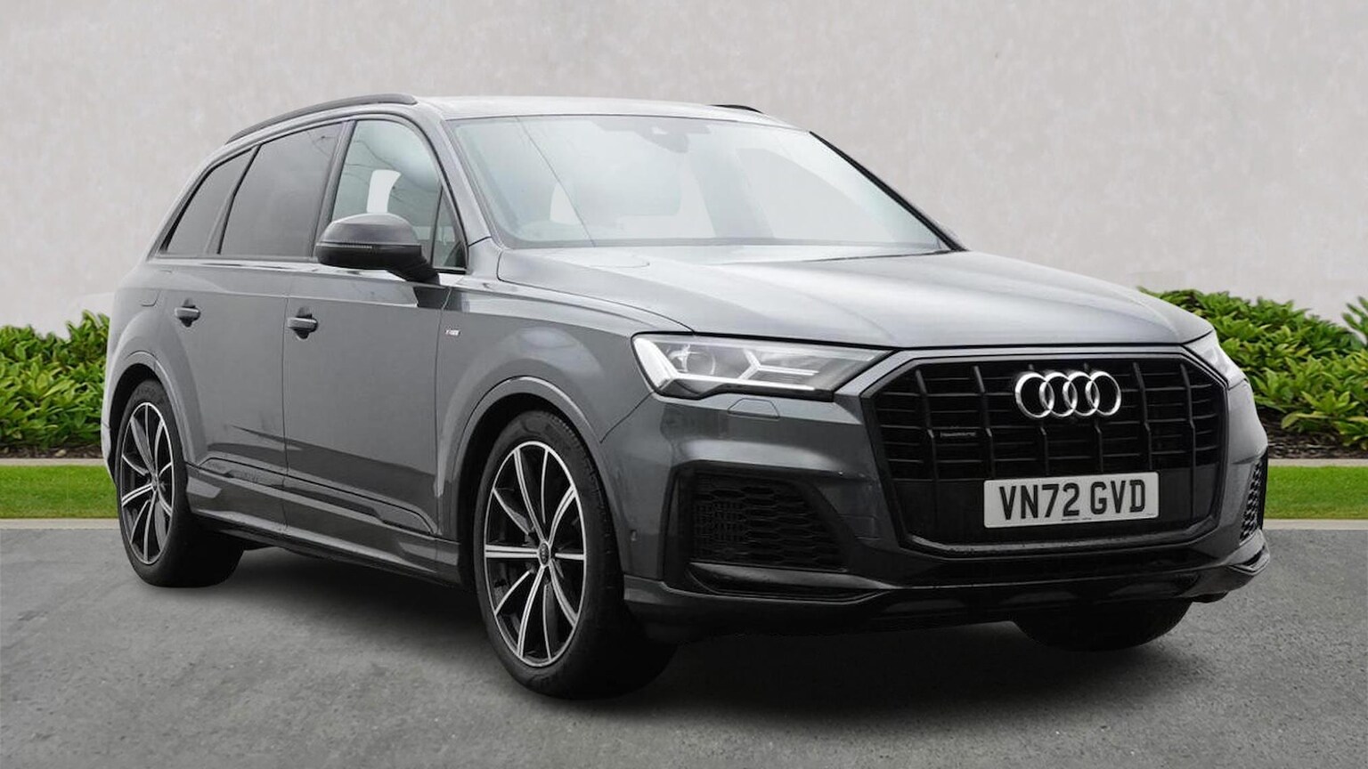 Main listing image - Audi Q7