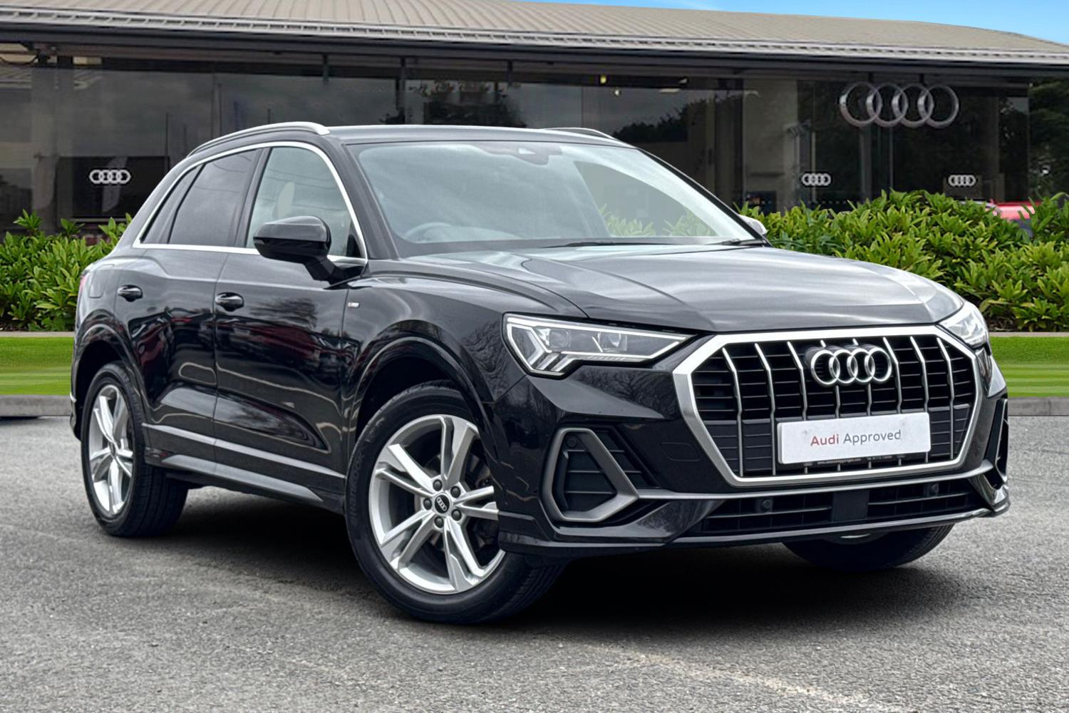 Main listing image - Audi Q3