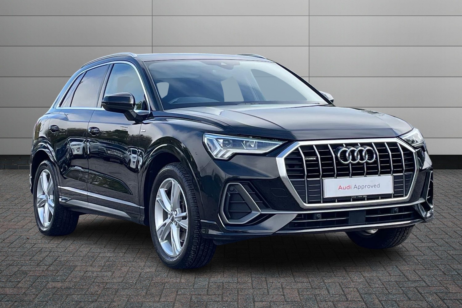 Main listing image - Audi Q3