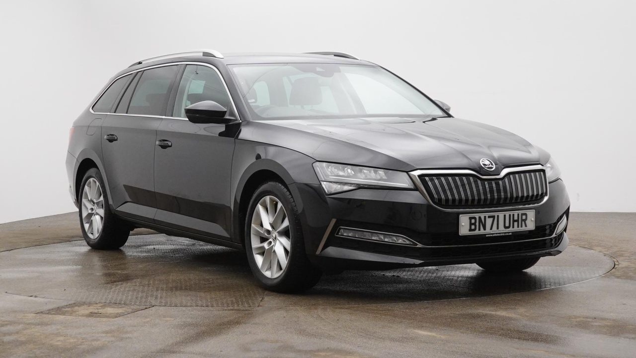 Main listing image - Skoda Superb Estate