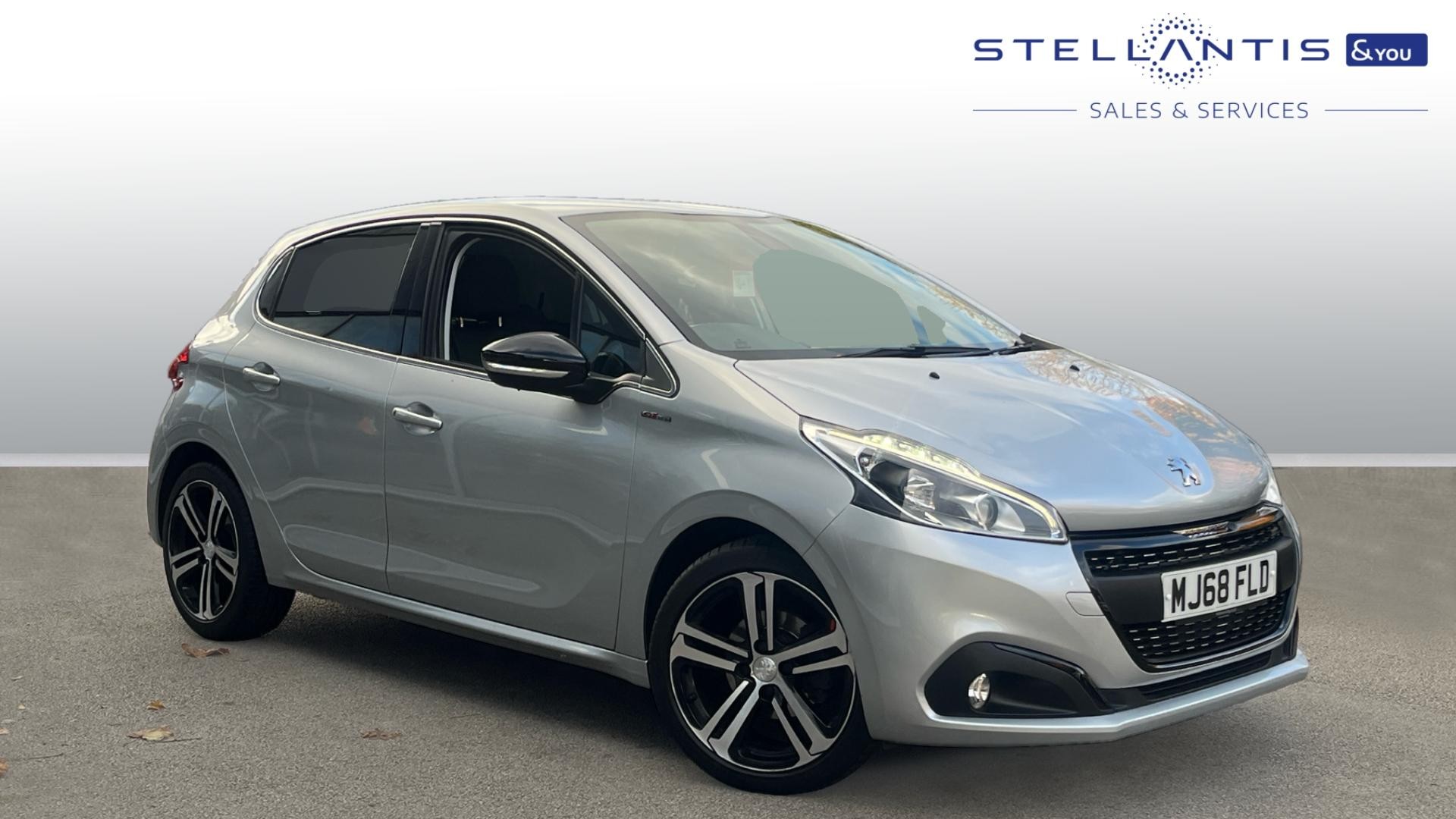 Main listing image - Peugeot 208