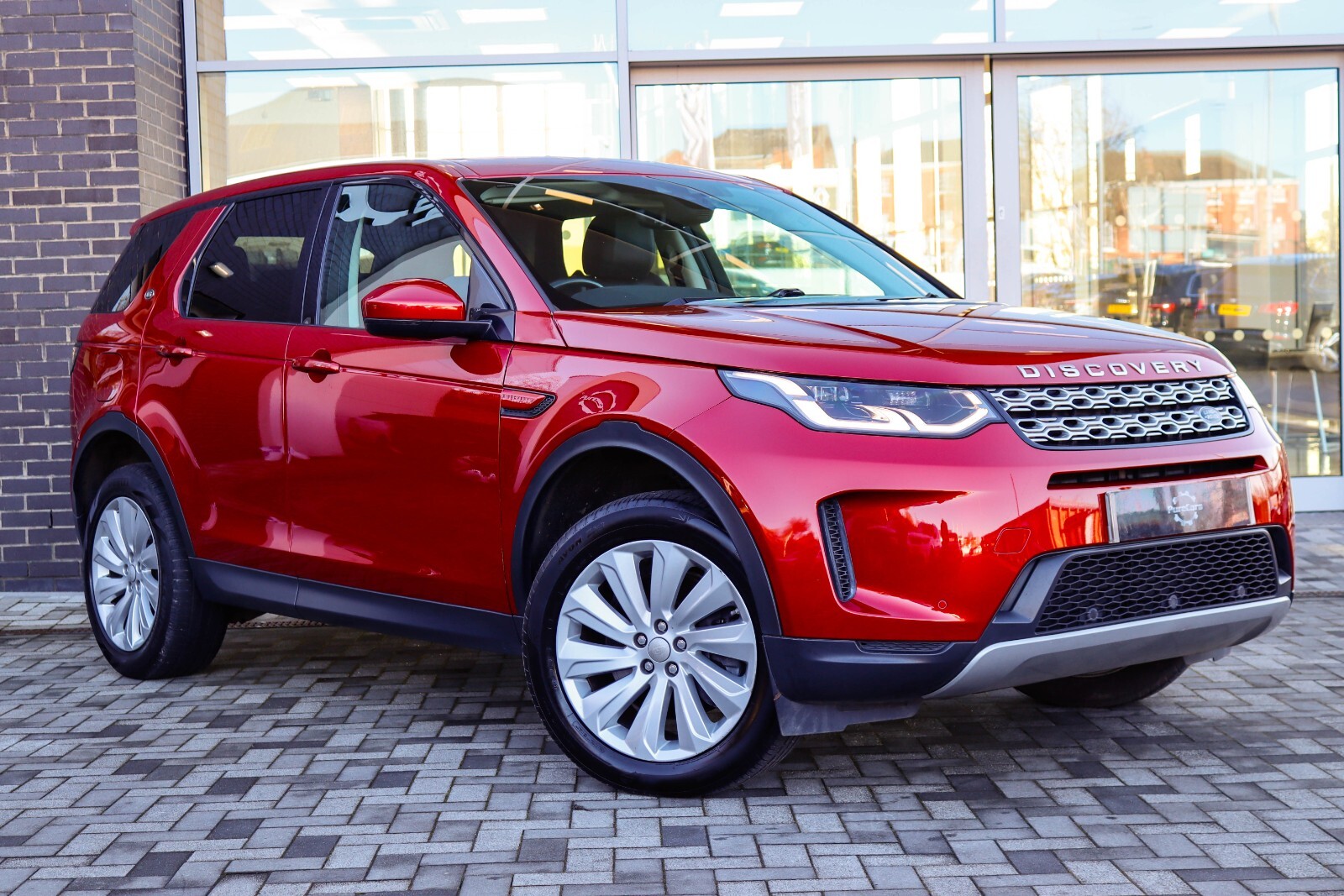 Main listing image - Land Rover Discovery Sport