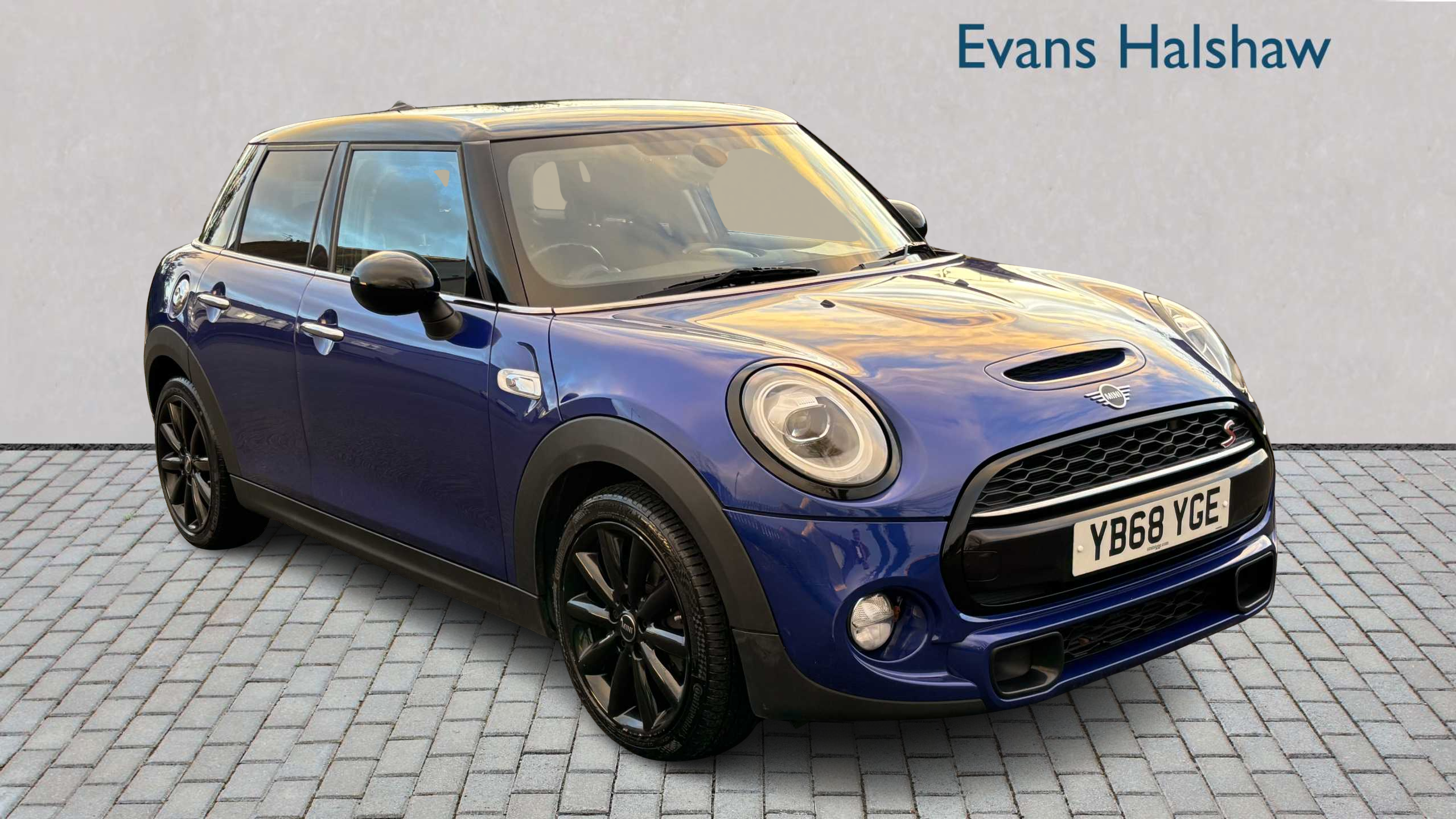 Main listing image - MINI Hatchback 5dr