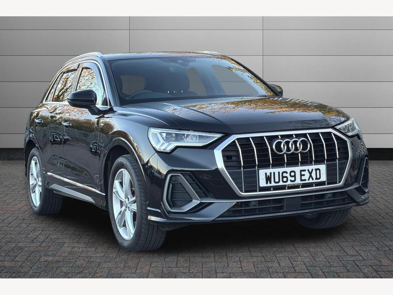 Main listing image - Audi Q3