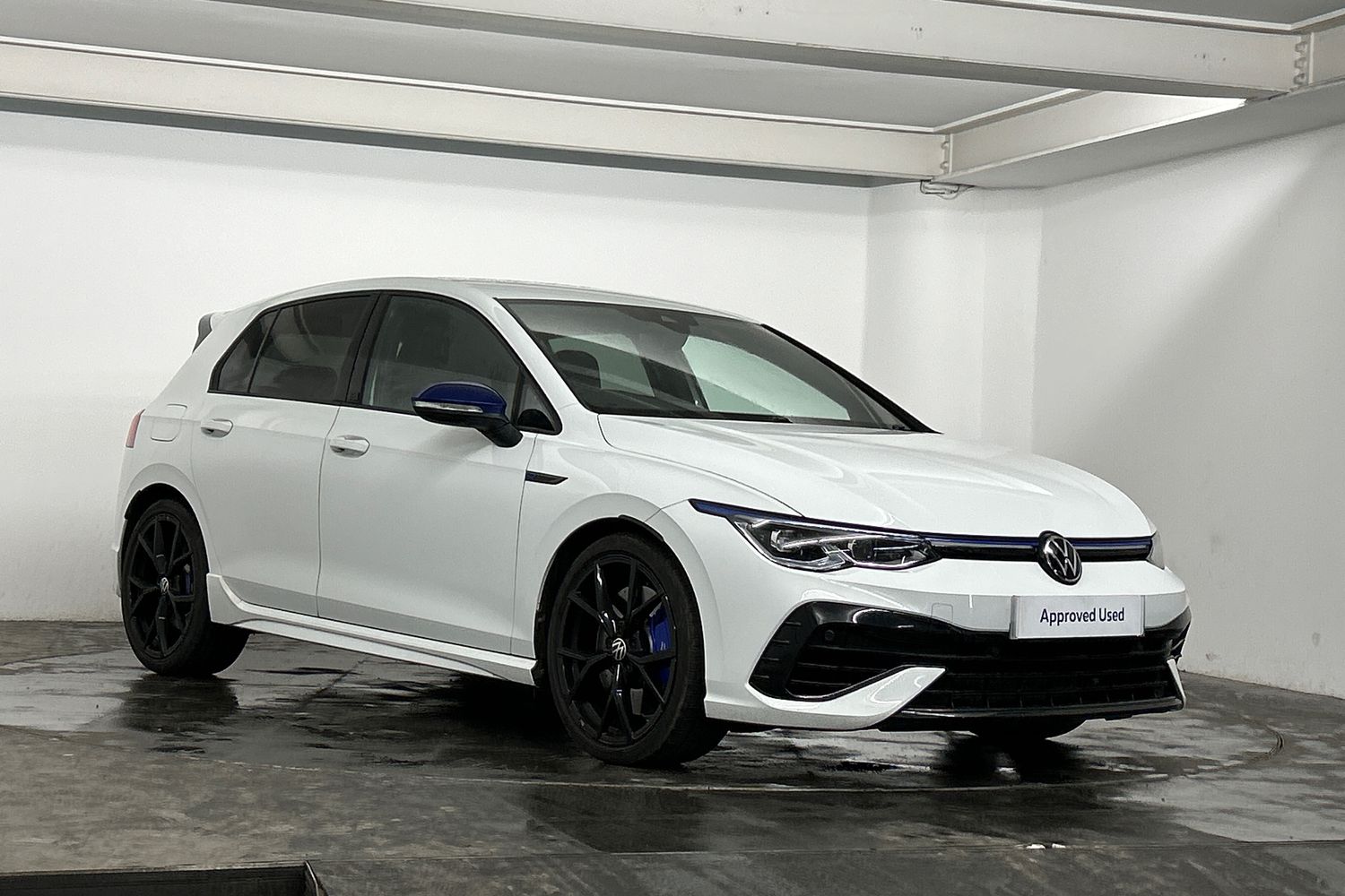 Main listing image - Volkswagen Golf R