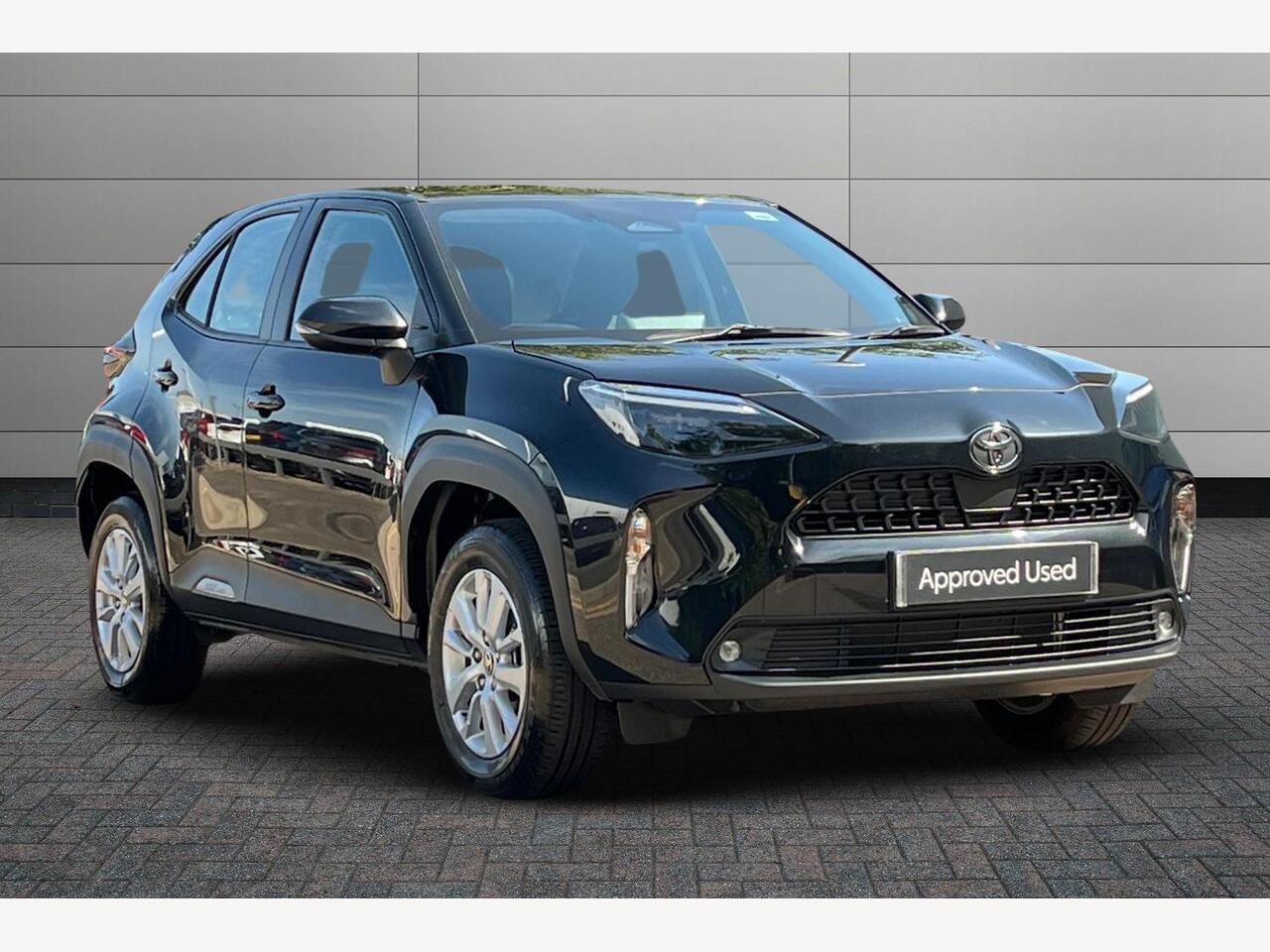 Main listing image - Toyota Yaris Cross
