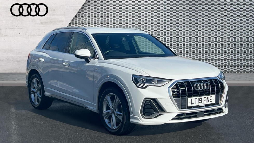 Main listing image - Audi Q3