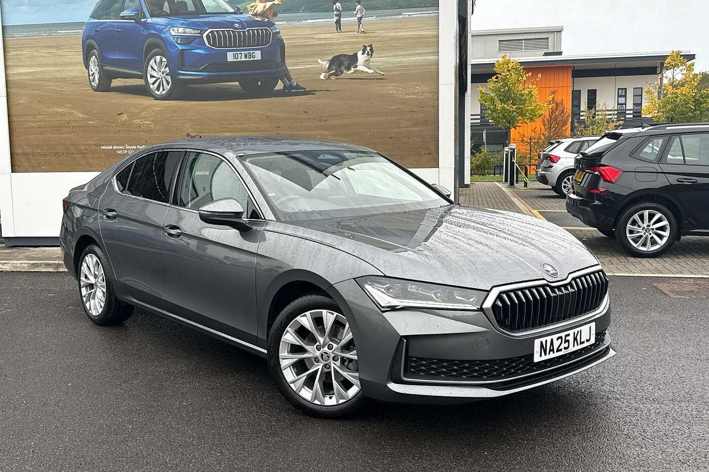 Main listing image - Skoda Superb