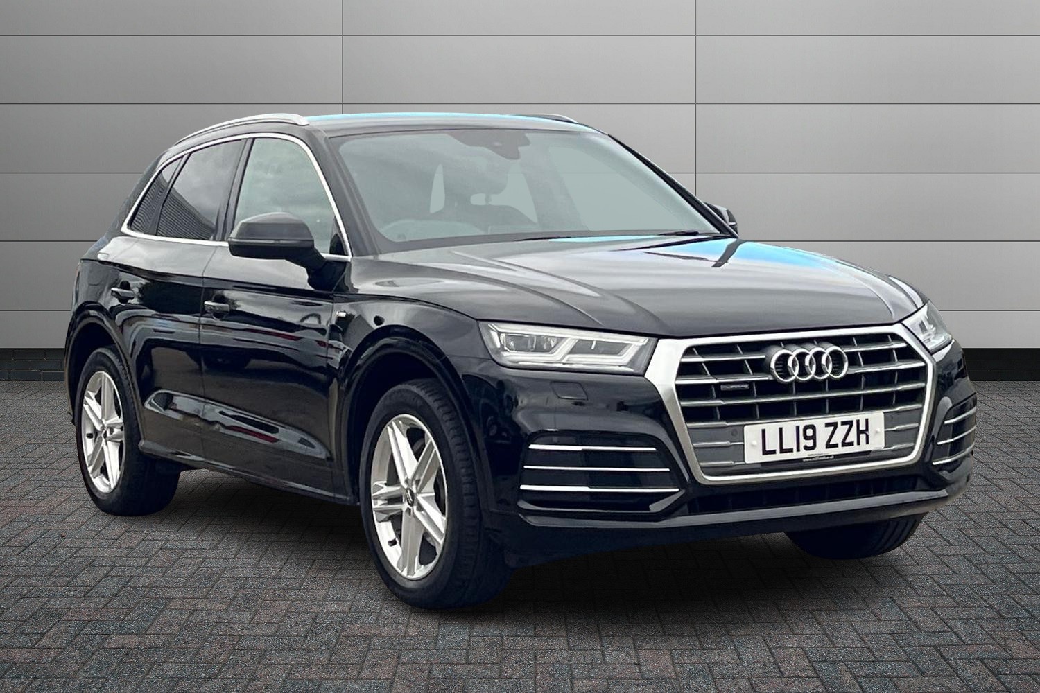 Main listing image - Audi Q5