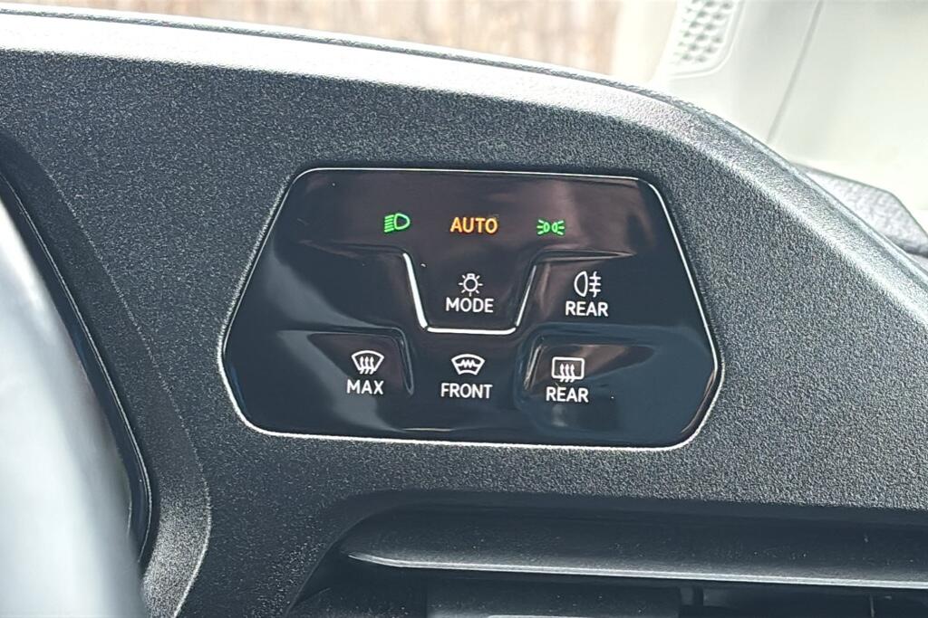 Main listing image - Volkswagen Caddy Maxi