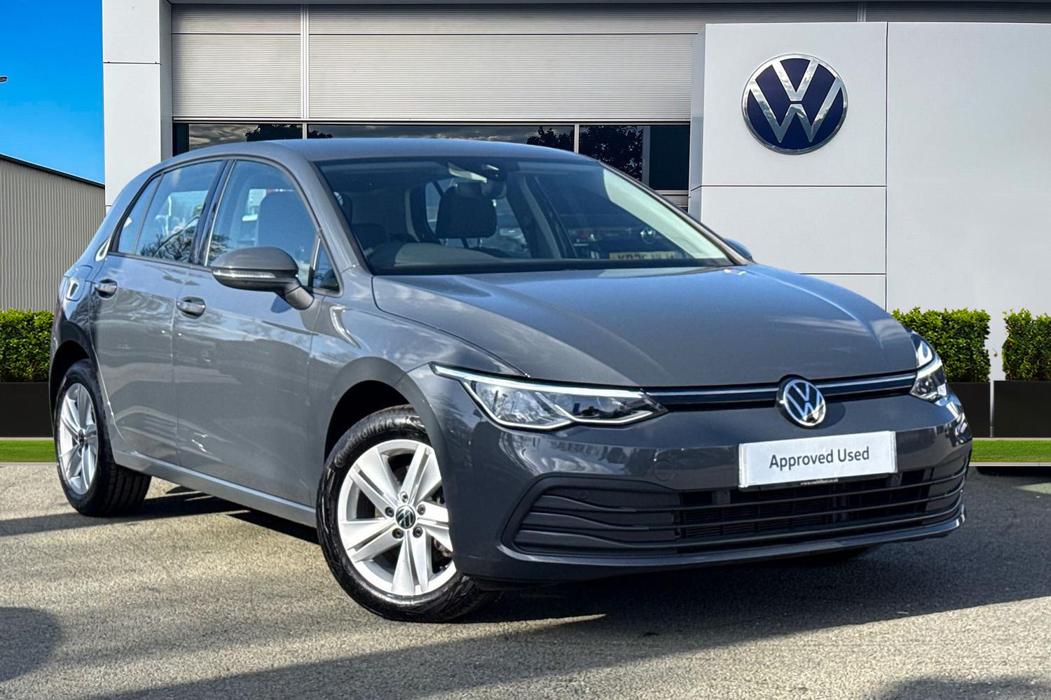Main listing image - Volkswagen Golf