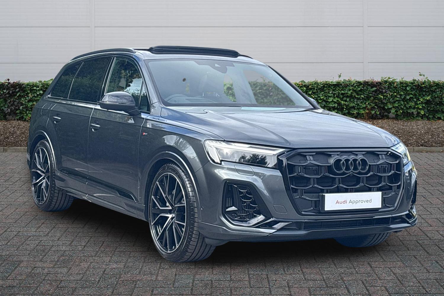 Main listing image - Audi Q7