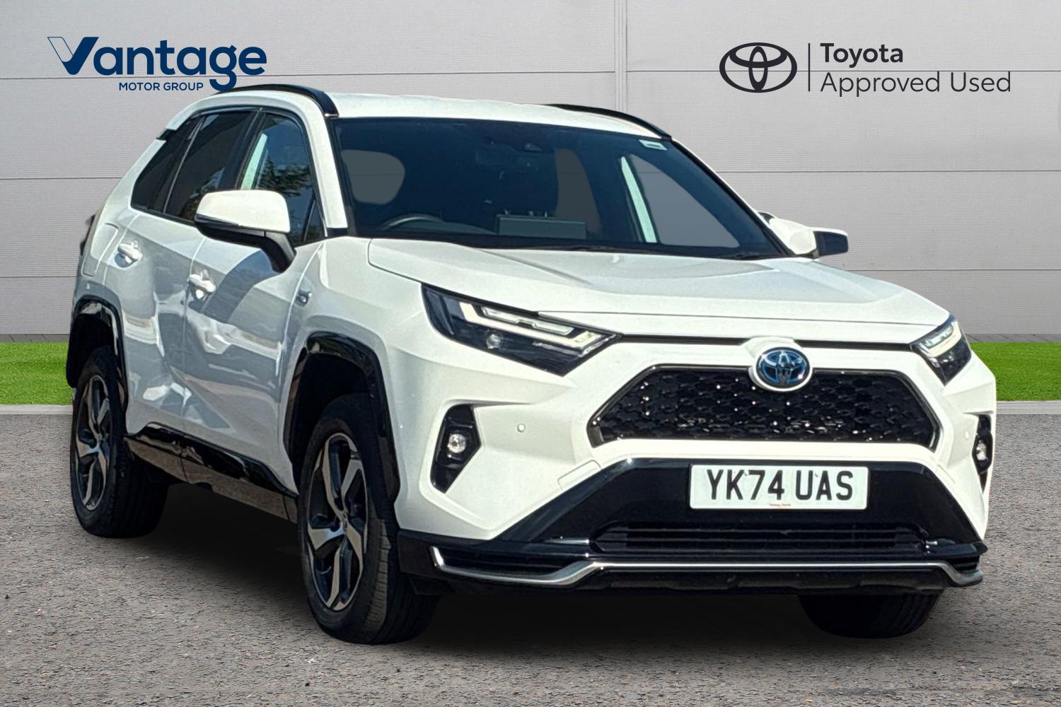 Main listing image - Toyota RAV4