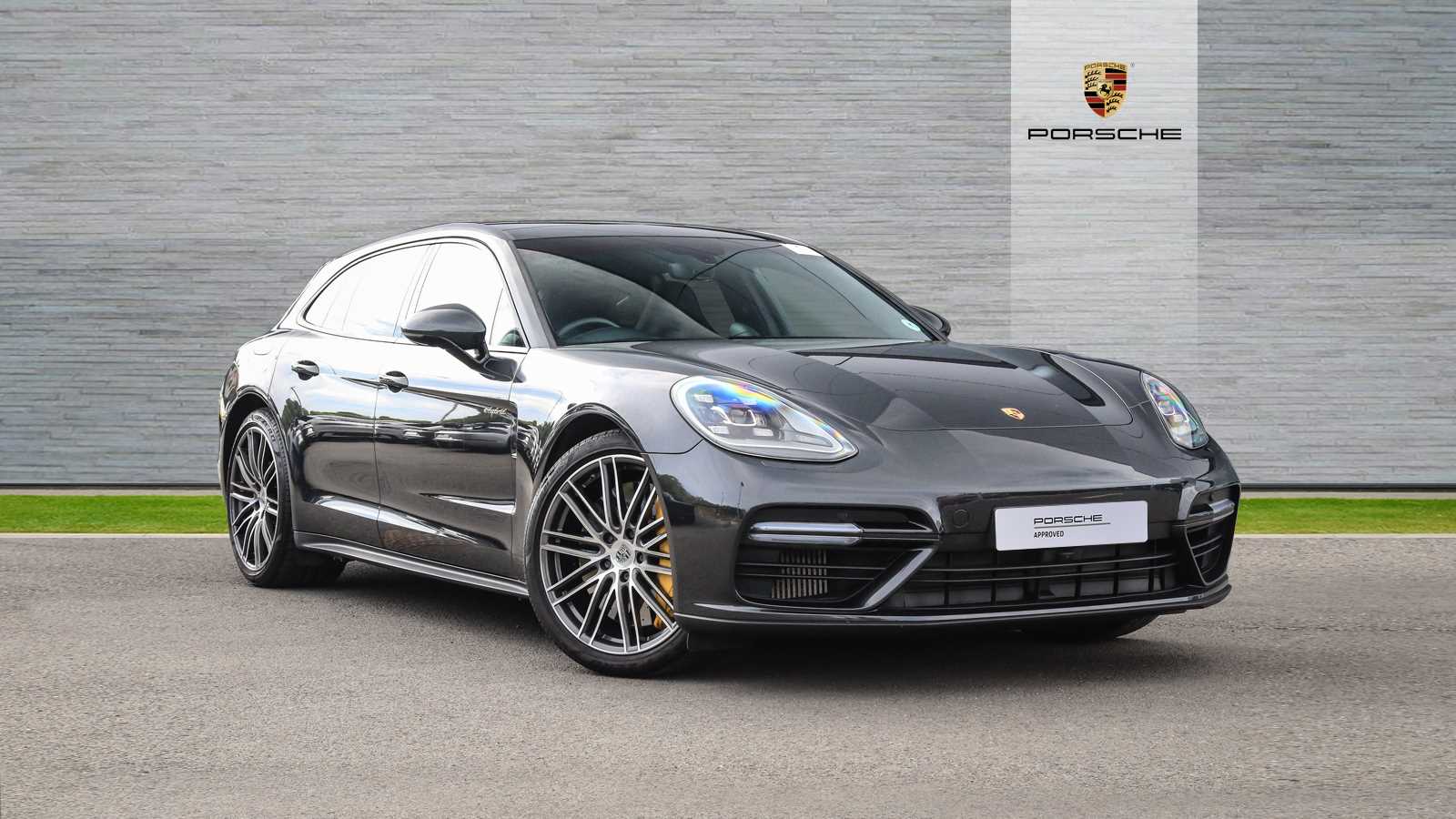 Main listing image - Porsche Panamera Sport Turismo