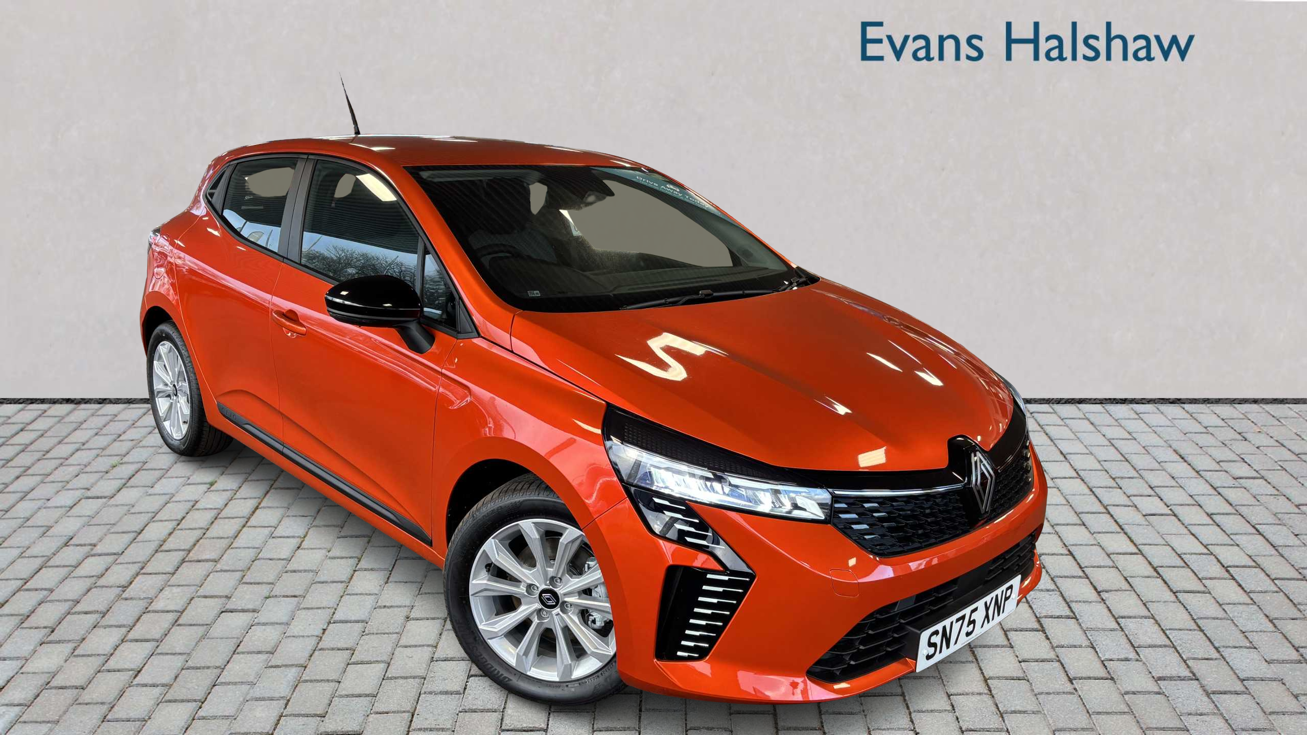 Main listing image - Renault Clio