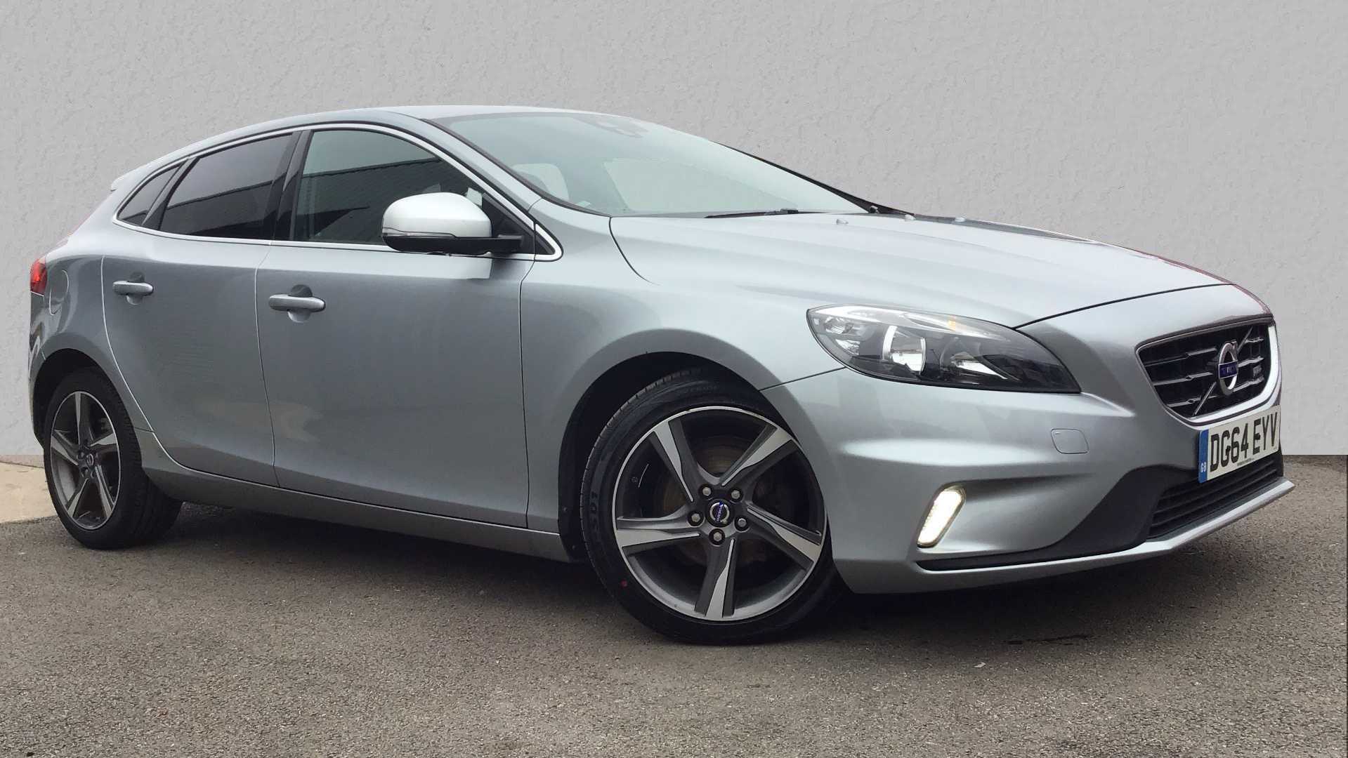 Main listing image - Volvo V40