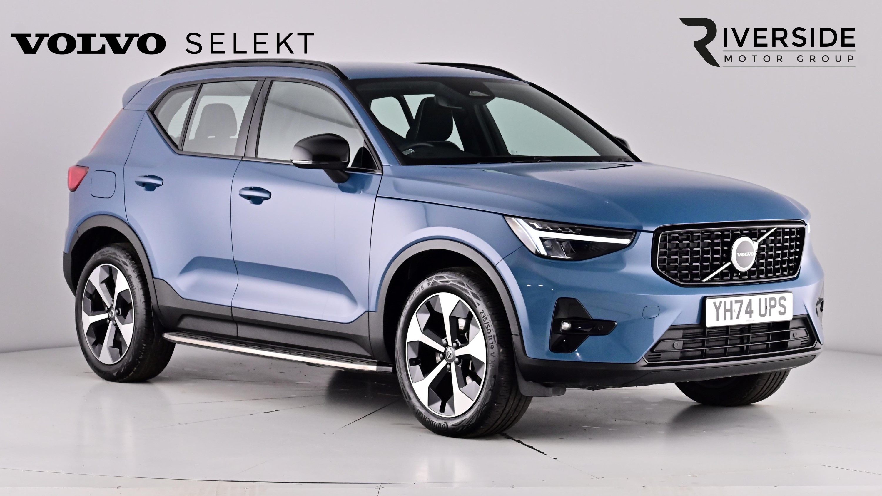 Main listing image - Volvo XC40