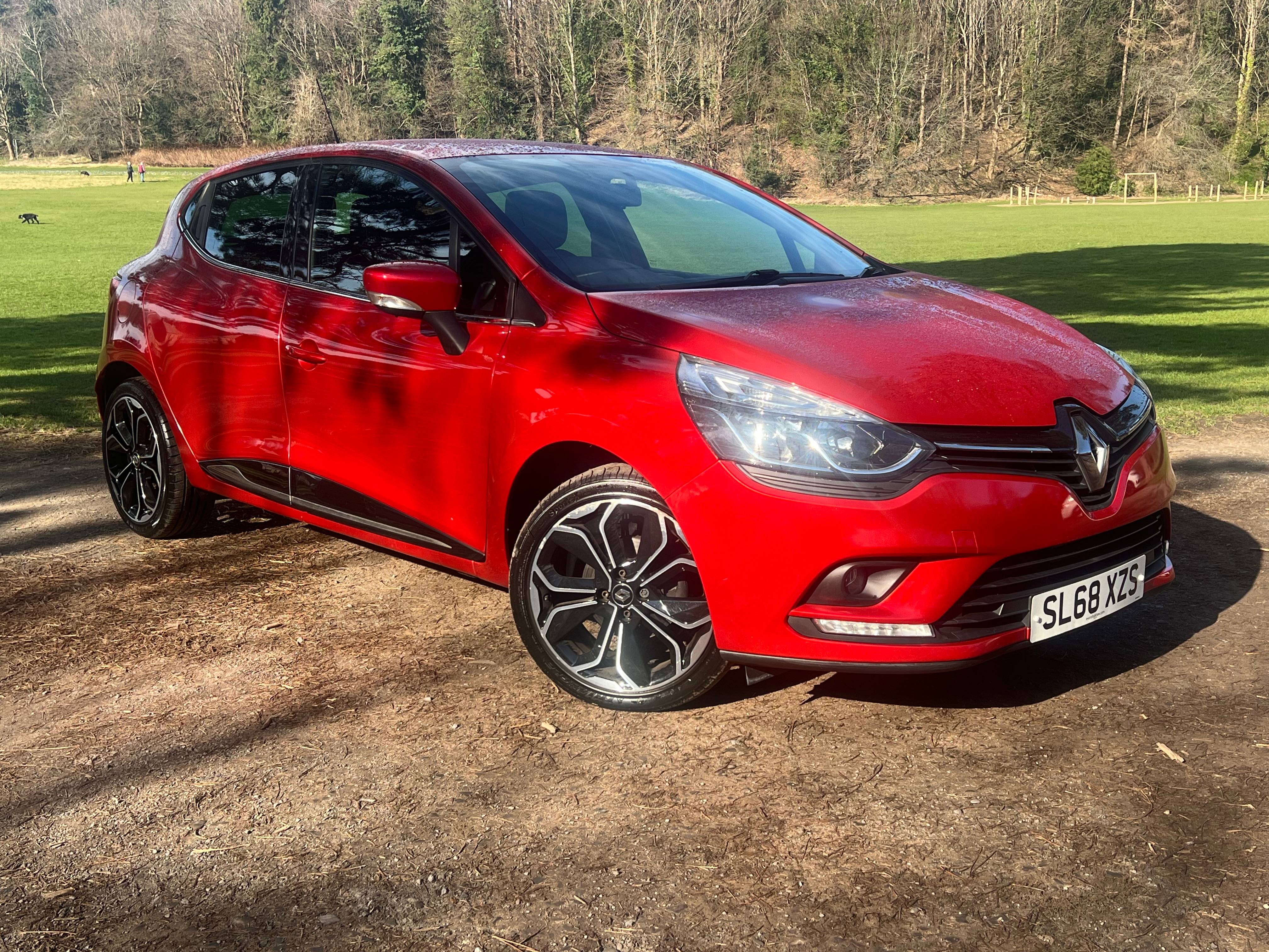 Main listing image - Renault Clio