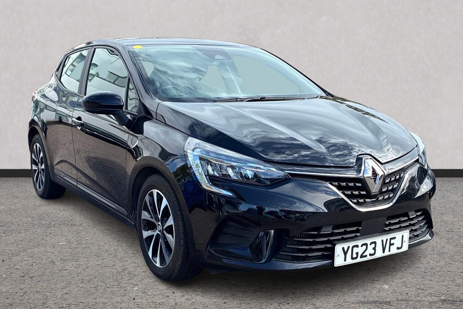 Main listing image - Renault Clio