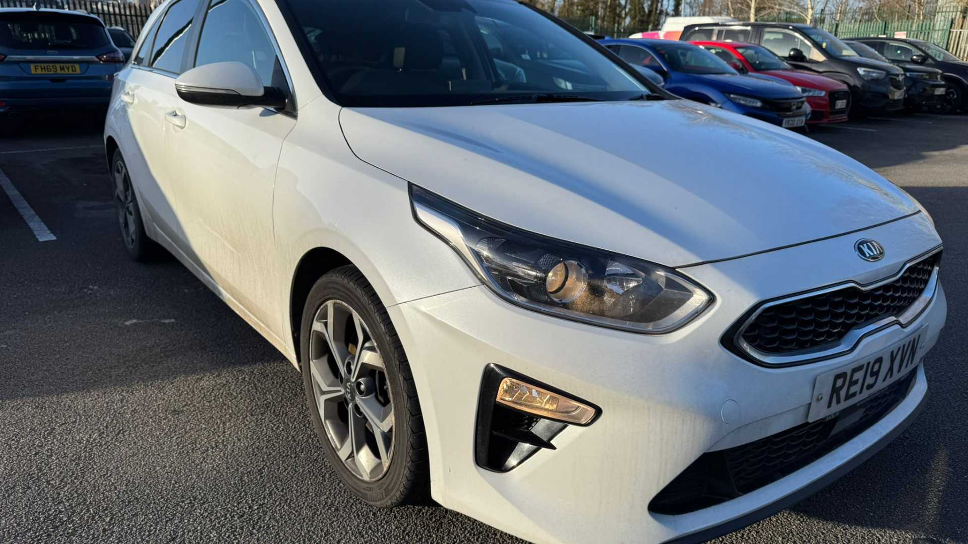 Main listing image - Kia Ceed