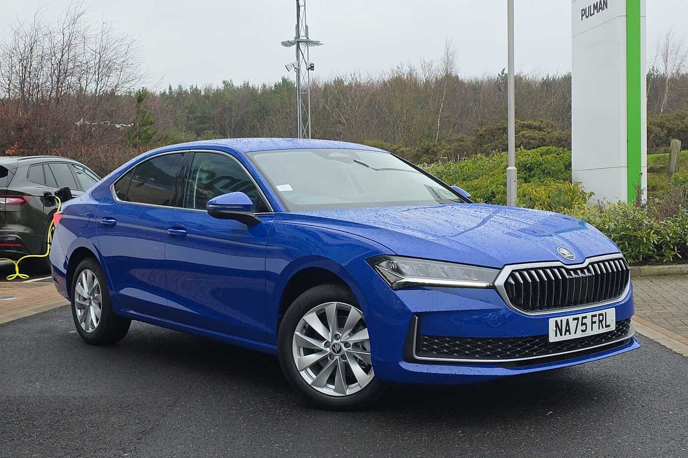Main listing image - Skoda Superb