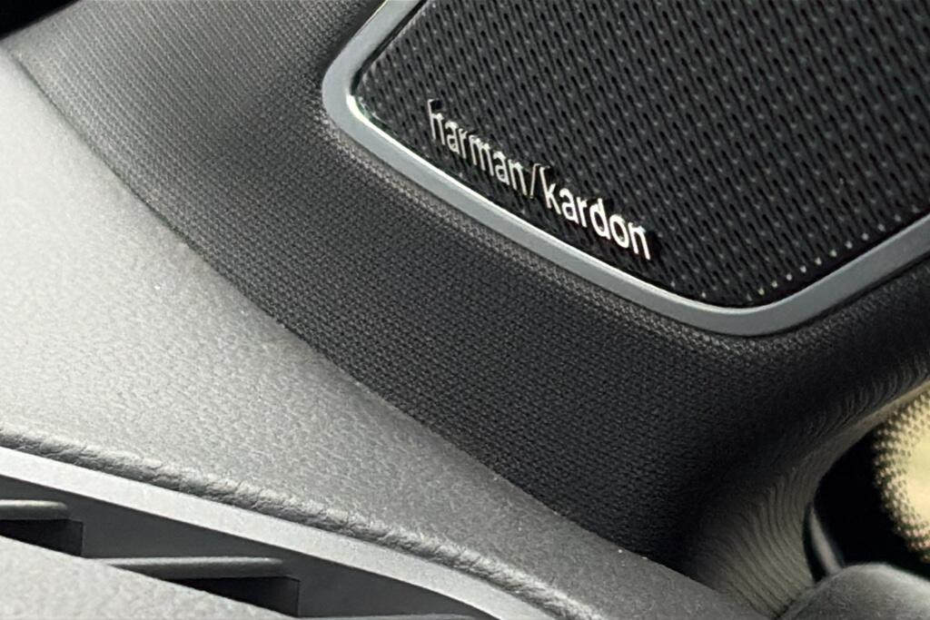 Main listing image - Volkswagen Golf R