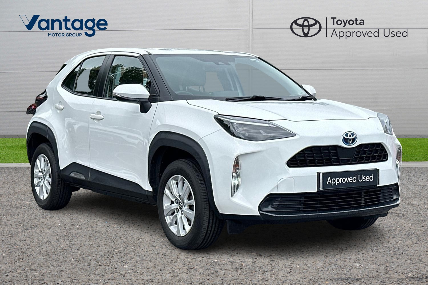 Main listing image - Toyota Yaris Cross