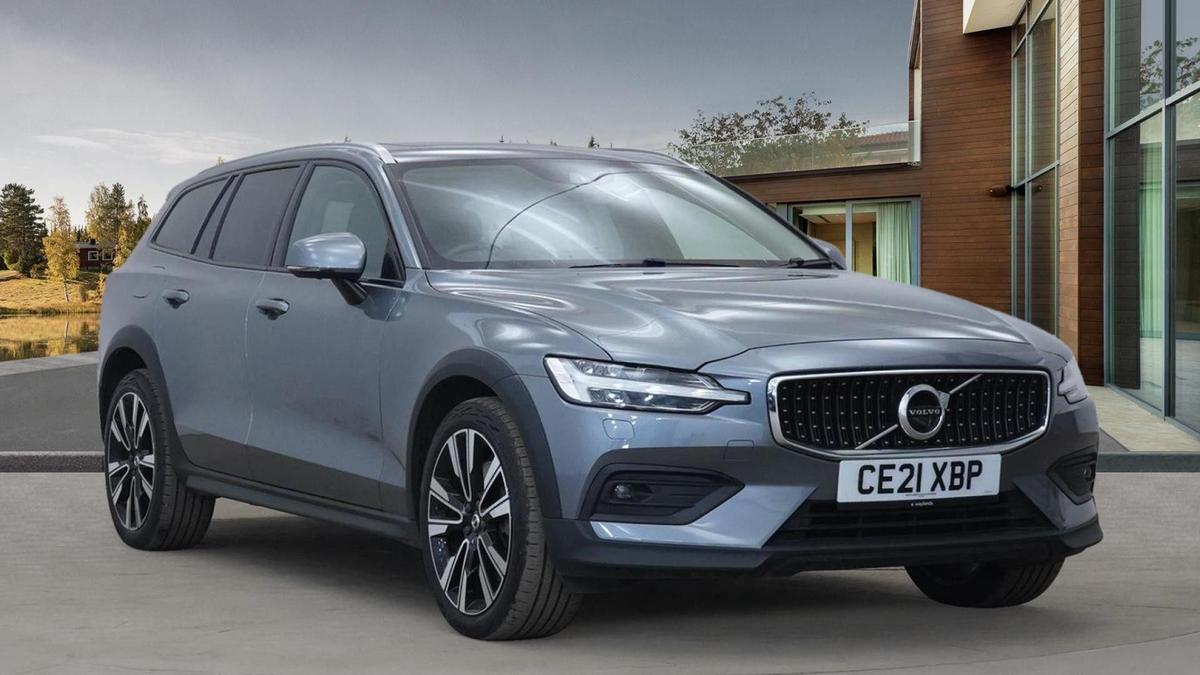Main listing image - Volvo V60 Cross Country