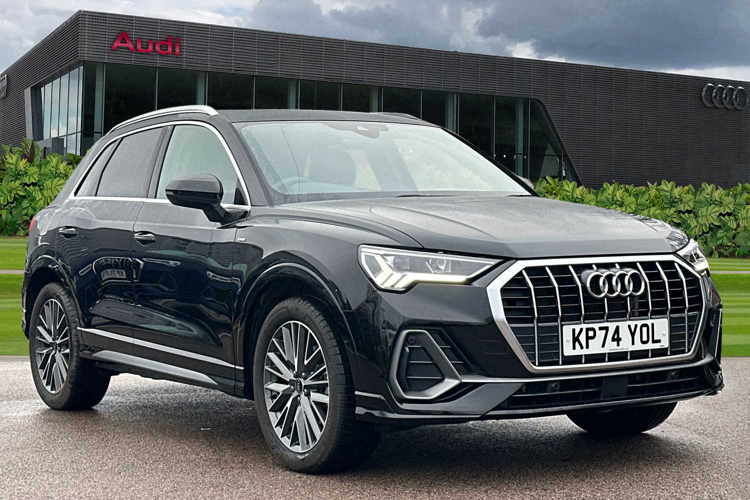 Main listing image - Audi Q3