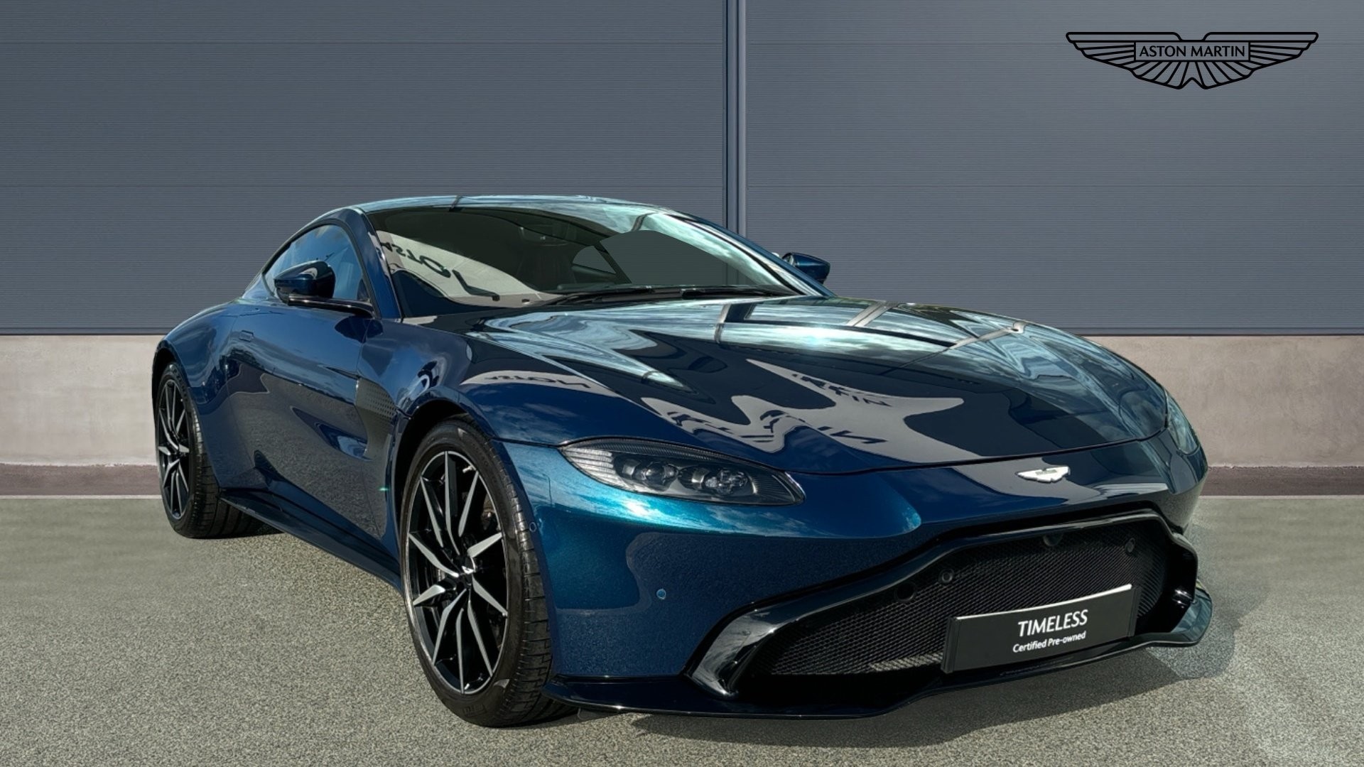 Main listing image - Aston Martin Vantage