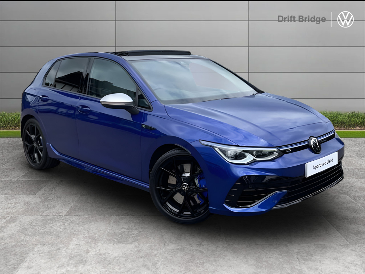 Main listing image - Volkswagen Golf R