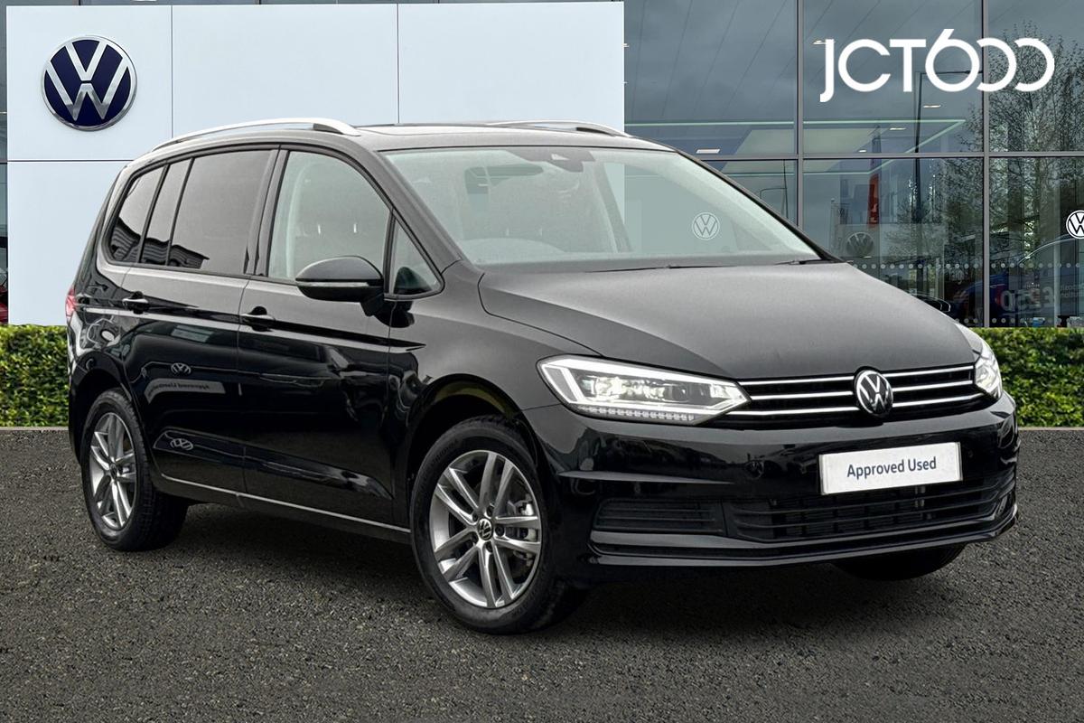 Main listing image - Volkswagen Touran