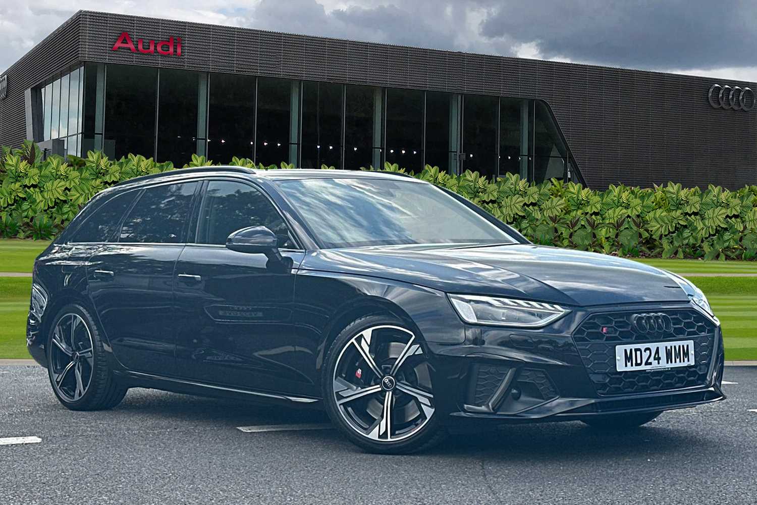 Main listing image - Audi S4