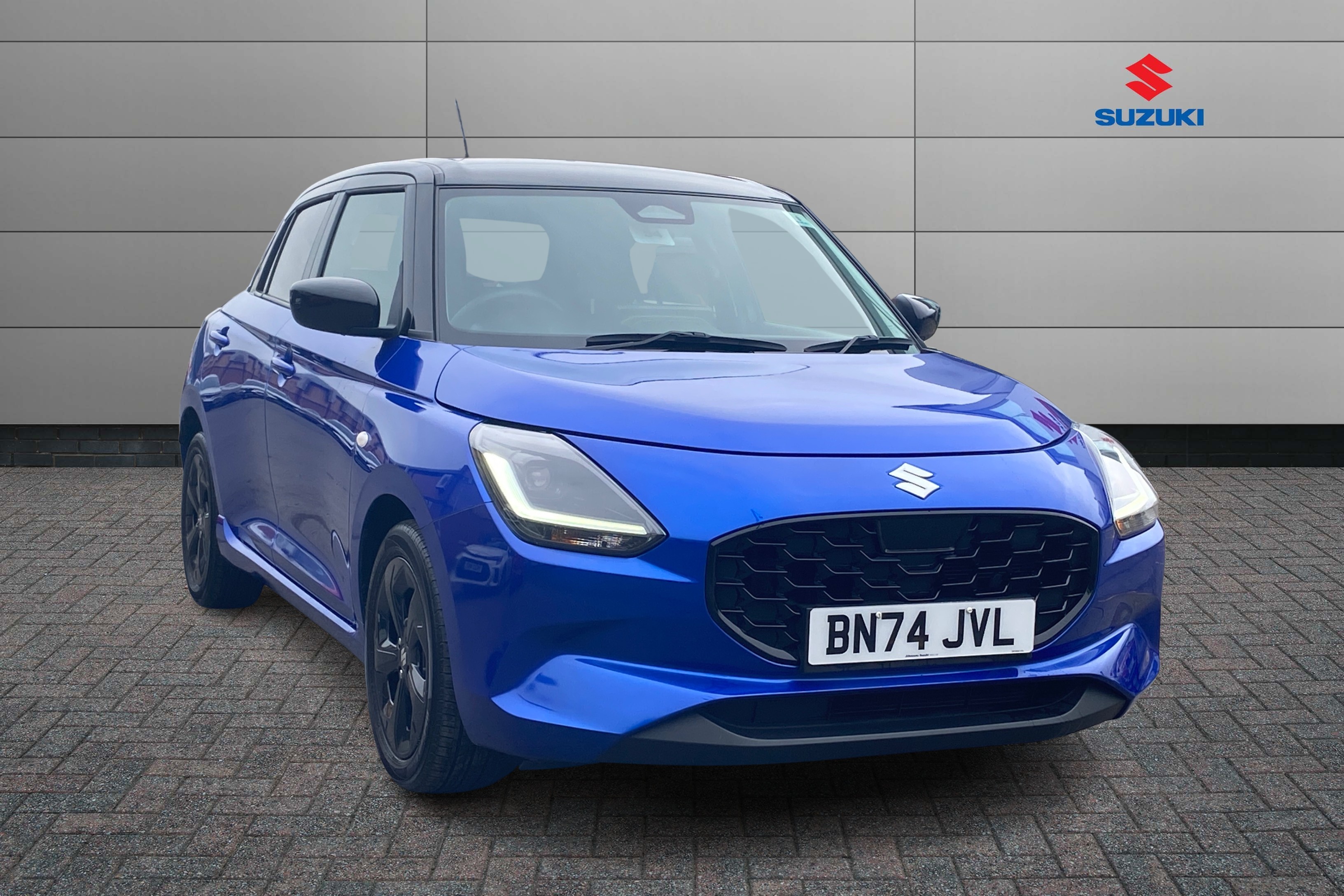 Main listing image - Suzuki Swift